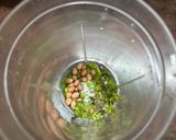 A picture of step 1 of Peanut chutney.