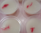 Foto langkah ke 3 dari resep Puding Susu Semburat Warna.