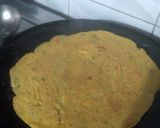 A picture of step 4 of Paneer besan ka chilla.