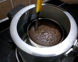 A picture of step 4 of Oreo cake pudding.