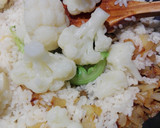 Foto del paso 8 de la receta: Albóndigas en salsa de tomate al comino sobre arroz con coliflor