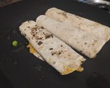 A picture of step 3 of Roti wrap.