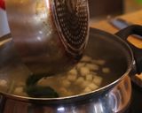 Foto langkah ke 6 dari resep Soto Ayam Favorit Anak dan Keluarga: Rebus Ayam CUKUP 2 MENIT SAJA!.