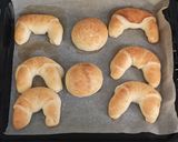 Kovászos kifli és zsemle ❤️ recept fázis 7 fotója