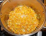 Foto del paso 2 de la receta: Sopa de arvejas amarillas partidas con albóndigas de carne para chorizos