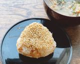 A picture of step 4 of Japanese Bonito Flake Onigiri.