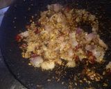 A picture of step 1 of Hírwaa Vataane Ambti Bhaaji (हिरवा वटाने अंबटी भाजी).