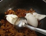 A picture of step 6 of Vagharelo/lasaniya rotlo.