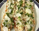 A picture of step 5 of Spring Onion Hotdog.