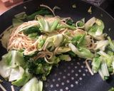 A picture of step 3 of Vegetable Okinawa soba.