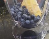 Foto del paso 2 de la receta: Licuado mix con frutas de estación