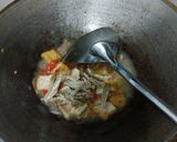 Foto langkah ke 4 dari resep Oseng bunga pepaya tahu teri.