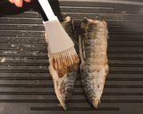 A picture of step 3 of Teriyaki sauce grilled mackerel 🐟.