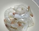 รูปขั้นตอนการทำที่ 1 ของ ส้มตำกุ้งสด