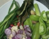 Foto langkah ke 1 dari resep Garang Asem Ayam (tanpa santan).
