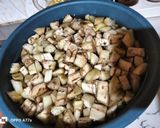 صورة لخطوة 1 من وصفة غراتان الباذنجان والدجاج