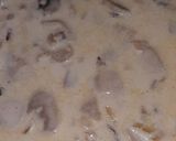 Foto langkah ke 2 dari resep Sirloin Steak with Mushroom Sauce.