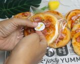 Foto langkah ke 11 dari resep Pizza Mini Ide Jualan 2000an.
