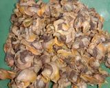 Foto langkah ke 1 dari resep Kerang Kupas Saus Tiram.
