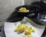 Foto del paso 2 de la receta: Tortilla de tallarines con papas fritas