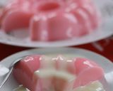 Foto langkah ke 4 dari resep Puding Stoberi + fla Susu.