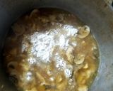 Foto del paso 3 de la receta: Pollo con alverjas y champiñones