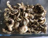 Une image de l'étape 3 de Salade de champignons de Paris moutarde à l ancienne persil basilic ail et oignon.