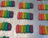 Foto langkah ke 5 dari resep Lidah kucing pelangi tanpa cetakan.