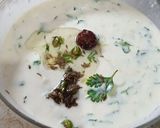 A picture of step 8 of Special halki phulki moong daal khichri aur lauki ka raita.