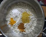 A picture of step 2 of Pearl millet flour fritters.