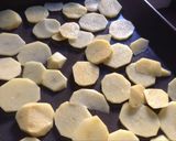 Foto del paso 1 de la receta: Picantones al horno con patatas y cebolla
