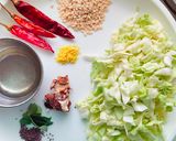 A picture of step 1 of Cabbage chutney.