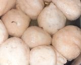 A picture of step 7 of Dahi Bhalla.