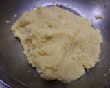 होममेड पेढे कृष्ण जन्माष्टमी साठी (homemade peda recipe in marathi) रेसिपी स्टेप 3 फोटो 