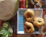 A picture of step 3 of Medu vada.