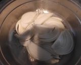 Foto del paso 2 de la receta Salchichas con cebolla y mix de pimientas