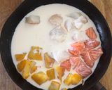 A picture of step 4 of Fish pie sauce.