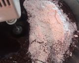 Foto langkah ke 2 dari resep Quadruple Chocolate Mud Cake.