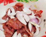 Hình bước làm 1 của món Đậu bắp xào thịt