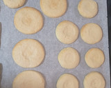 Foto del paso 5 de la receta: Arañas Halloween de galletitas y bombones 🕷️🕸️🕷️