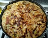 Foto del passaggio 10 della ricetta Frittata di carciofi cipolla e patate fritte
