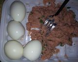 A picture of step 2 of Spicy scotch eggs.