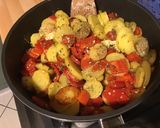 Une image de l'étape 6 de Pommes de terre et poivrons rouges aux herbes aromatiques.