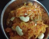 A picture of step 2 of Gajar halwa.