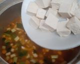 Foto langkah ke 4 dari resep Sup tomat sosis.
