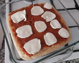 Foto del paso 9 de la receta: Focaccia casera de boloñesa, queso y pesto