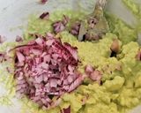 Foto del paso 2 de la receta: Salsa Guacamole con Nachos