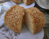صورة لخطوة 5 من وصفة كيك الزبادي وزبدة الفول السوداني بالسمسم..هشة والطعم خرافي 🍩