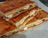 Foto del paso 7 de la receta: Empanada de jamón serrano con pimientos asados y queso de cabra