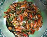 Foto langkah ke 3 dari resep Tumis kerang hijau.